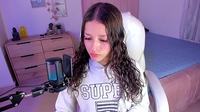 Snapshot of Amaia_Daniells chatting on March 11, 3:37 am Amaia Daniells online show from March 11, 3:37 am