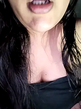 Snapshot of Annerae chatting on March 12, 4:46 pm Annerae online show from March 12, 4:46 pm