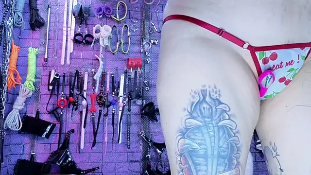 Snapshot of PANDORANEZZ chatting on July 20, 6:49 am PANDORANEZZ online show from July 20, 6:49 am