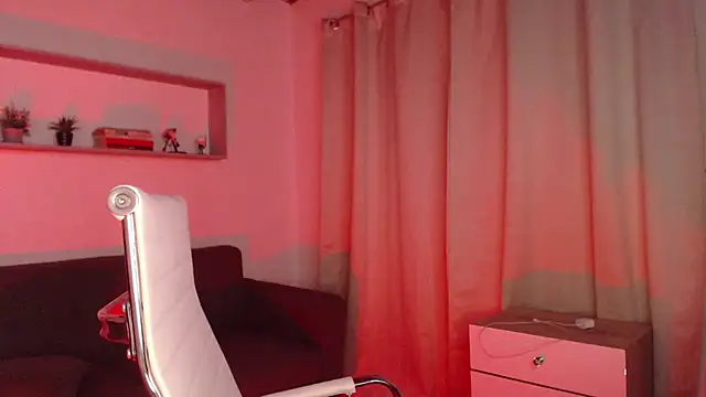 Snapshot of Brown_skin11 chatting on December 7, 12:41 am Brown skin11 online show from December 7, 12:41 am