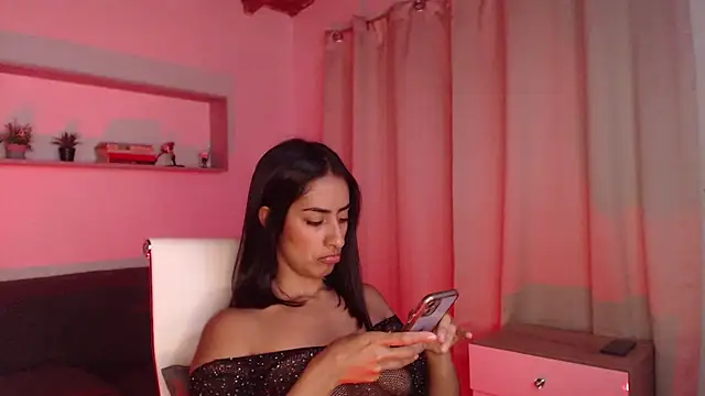 Snapshot of Brown_skin11 chatting on December 13, 12:20 am Brown skin11 online show from December 13, 12:20 am