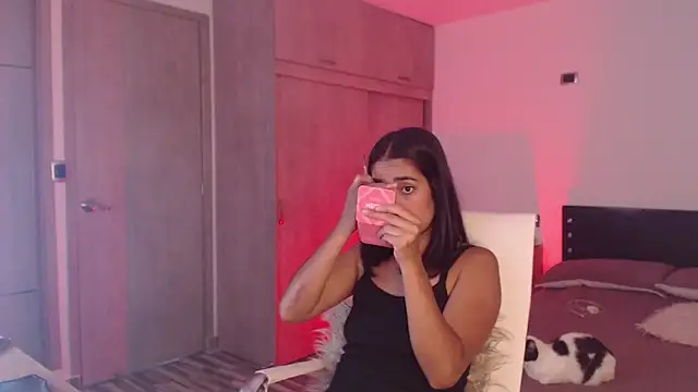 Snapshot of Brown_skin11 chatting on February 5, 9:07 pm Brown skin11 online show from February 5, 9:07 pm