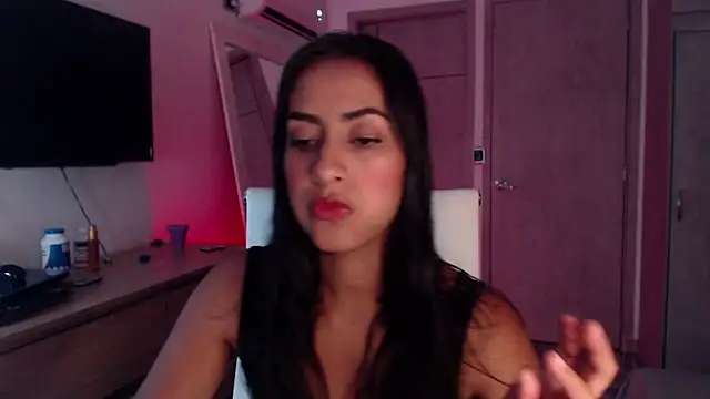 Snapshot of Brown_skin11 chatting on October 7, 10:07 pm Brown skin11 online show from October 7, 10:07 pm