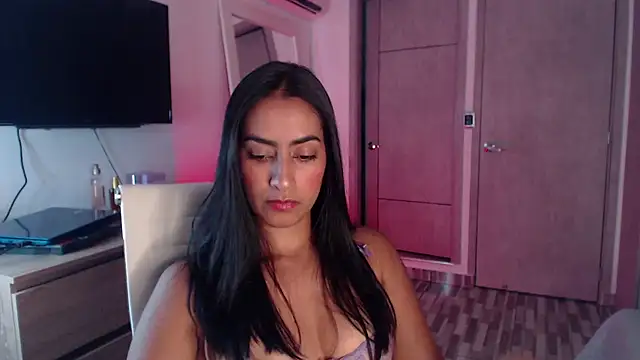 Brown skin11 online show from November 8, 9:35 pm