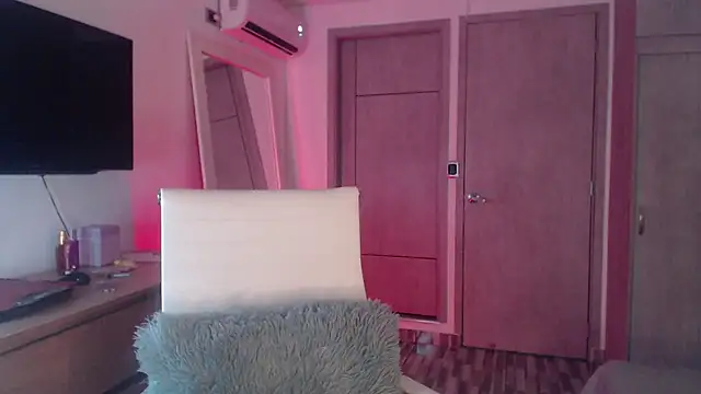 Brown skin11 online show from November 10, 9:14 pm