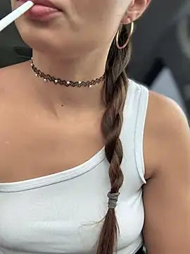 YOUR-KARINA online show from March 3, 7:10 am