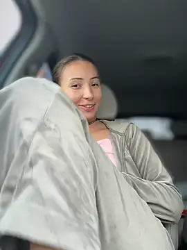 YOUR-KARINA online show from March 5, 7:16 am