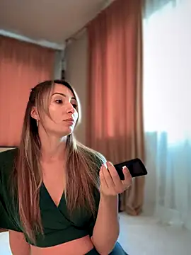 YOUR-KARINA online show from November 3, 8:15 am