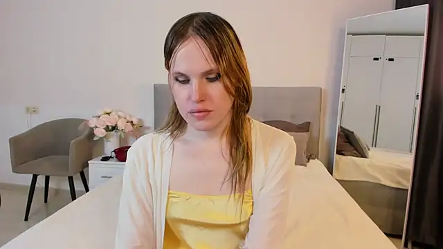 EffieMinki online show from November 13, 5:50 am