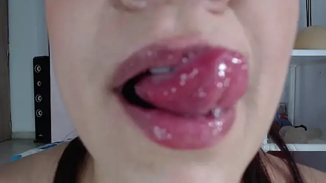 emiligrey  online show from March 23, 1:31 am