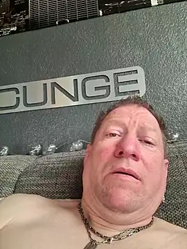 tomtom111111 online show from March 5, 2:23 pm