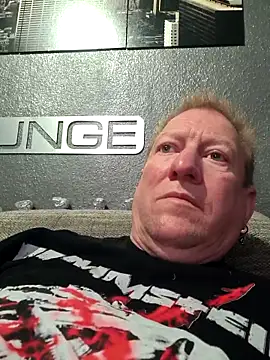 tomtom111111 online show from September 10, 2:39 pm