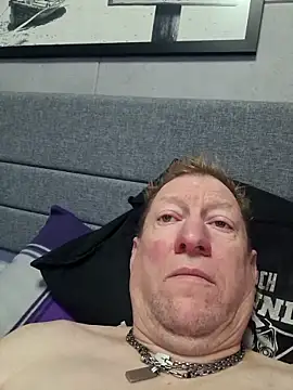 tomtom111111 online show from December 14, 10:31 am