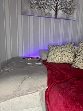 KikiVega online show from December 15, 2:59 pm