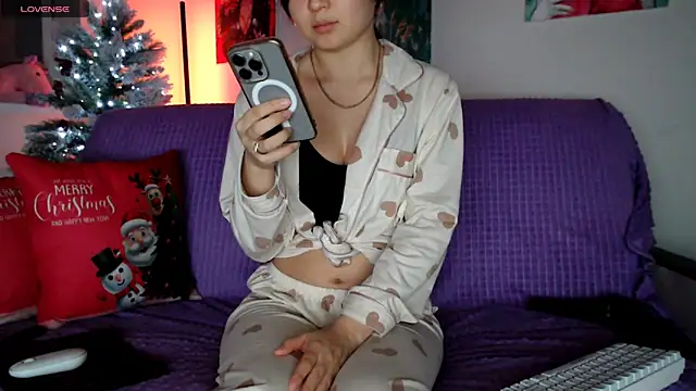 Lili asian online show from December 18, 8:36 pm