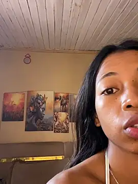 missuua online show from December 21, 2:52 am