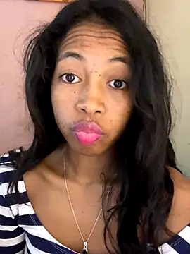 missuua online show from October 10, 5:39 am