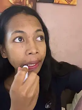 missuua online show from October 18, 3:24 pm