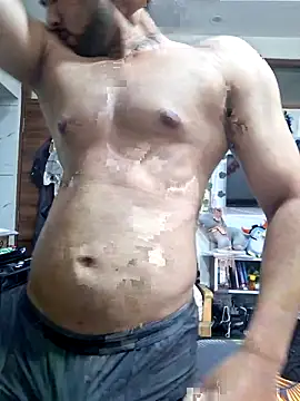 Snapshot of GYMBOY0071 chatting on June 4, 1:50 pm GYMBOY0071 online show from June 4, 1:50 pm