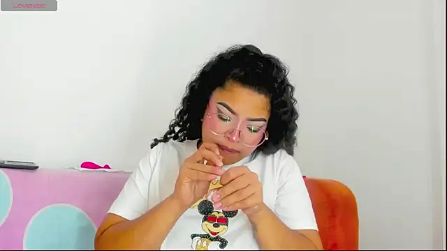 moana taylor online show from April 11, 11:14 am