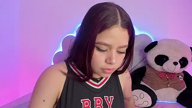 EmmaClarck online show from February 11, 10:28 pm