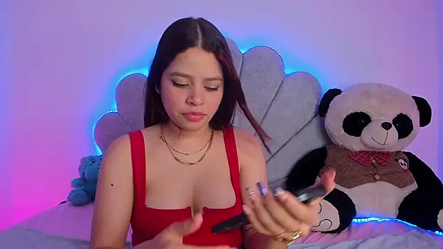 EmmaClarck online show from February 19, 11:46 pm