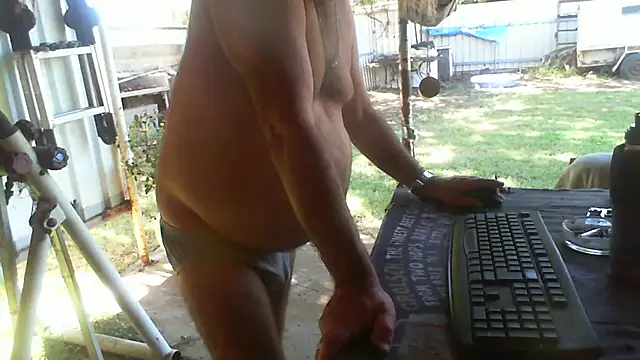 herbie010666 online show from April 21, 3:13 am