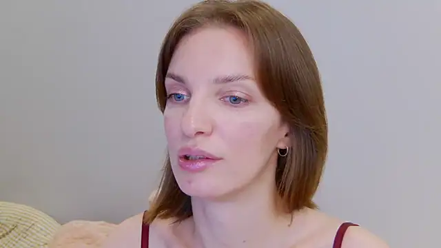 Snapshot of Beauty_Alex chatting on January 4, 5:27 am Beauty Alex online show from January 4, 5:27 am