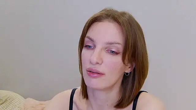 Snapshot of Beauty_Alex chatting on January 8, 1:32 am Beauty Alex online show from January 8, 1:32 am