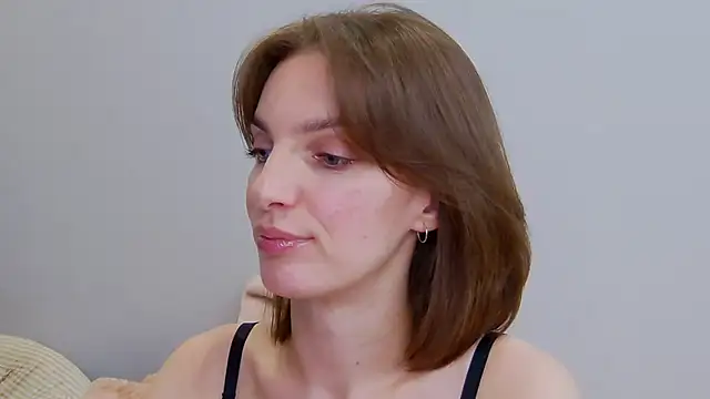 Snapshot of Beauty_Alex chatting on January 12, 5:03 am Beauty Alex online show from January 12, 5:03 am