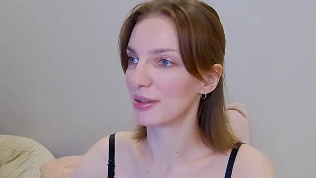 Snapshot of Beauty_Alex chatting on January 19, 1:53 am Beauty Alex online show from January 19, 1:53 am