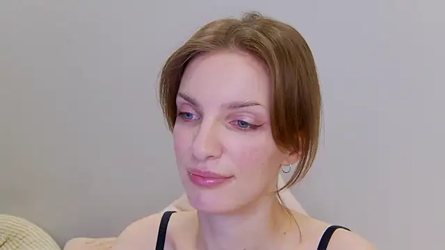 Snapshot of Beauty_Alex chatting on January 28, 1:29 am Beauty Alex online show from January 28, 1:29 am