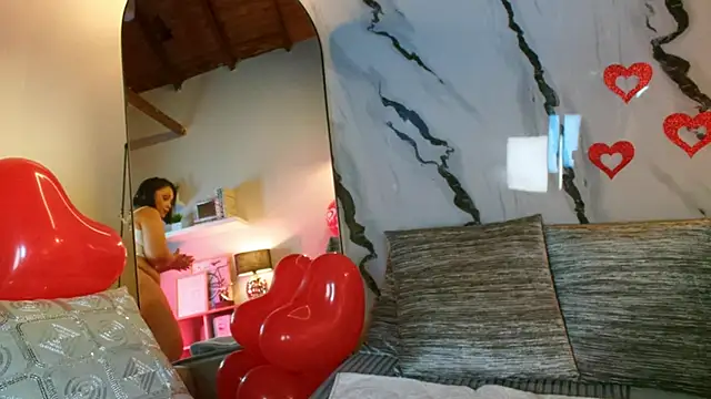 Snapshot of Madissononee chatting on February 15, 2:26 am Madissononee online show from February 15, 2:26 am