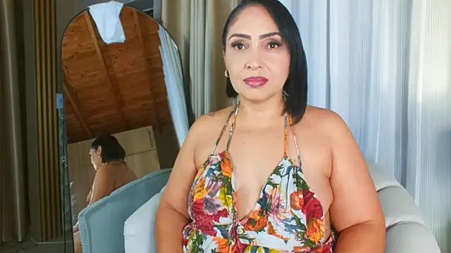 Snapshot of Madissononee chatting on September 27, 1:32 am Madissononee online show from September 27, 1:32 am