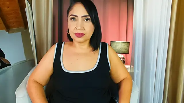 Snapshot of Madissononee chatting on November 28, 12:24 am Madissononee online show from November 28, 12:24 am