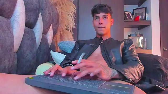 I Gabriel online show from January 5, 1:45 am