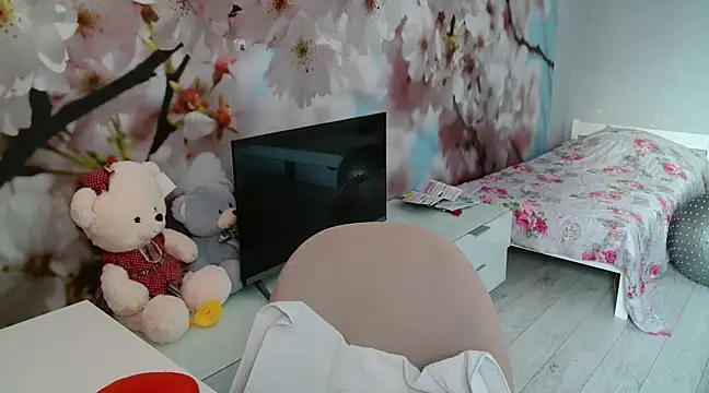 ConnieDaw online show from January 13, 6:06 am