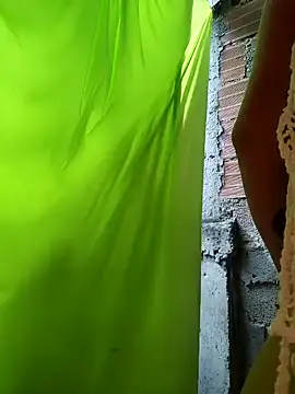 Snapshot of SexyFriends_ chatting on December 19, 6:34 pm SexyFriends  online show from December 19, 6:34 pm