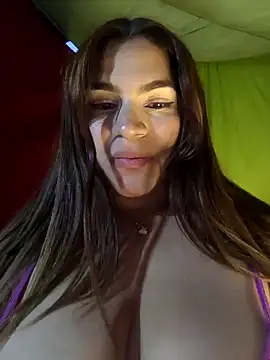 Snapshot of SexyFriends_ chatting on February 18, 3:54 pm SexyFriends  online show from February 18, 3:54 pm