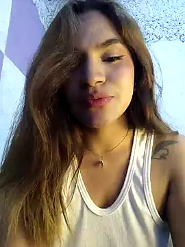 Snapshot of SexyFriends_ chatting on March 4, 1:23 am SexyFriends  online show from March 4, 1:23 am