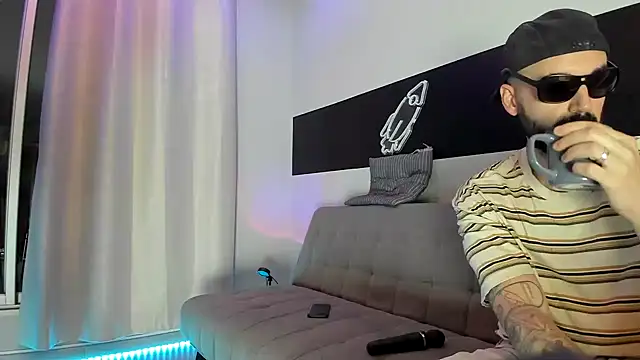 MattxFeet online show from December 23, 11:17 pm