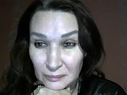 PrettyAndWild online show from January 5, 5:09 pm