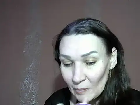 PrettyAndWild online show from February 23, 9:44 am