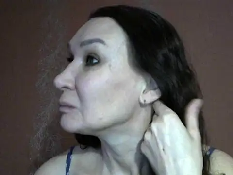 PrettyAndWild online show from February 28, 10:30 am