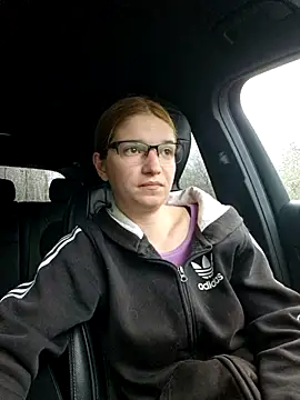 Snapshot of Geile-Luna chatting on April 19, 4:50 pm Geile-Luna online show from April 19, 4:50 pm