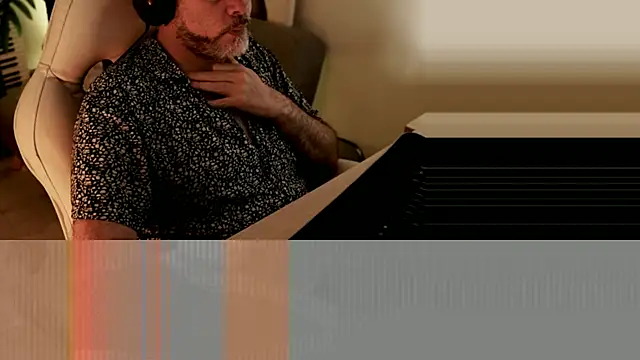 Sanders White online show from December 22, 10:04 pm