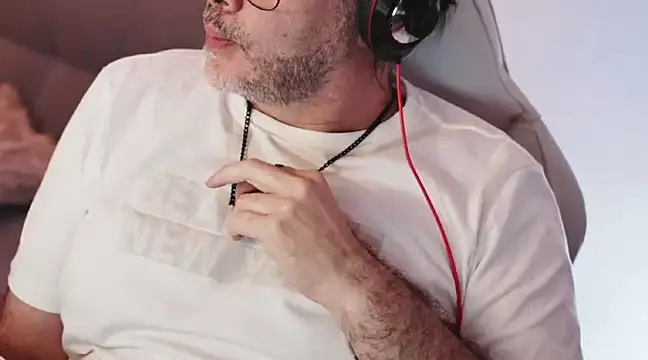 Sanders White online show from February 23, 2:07 am