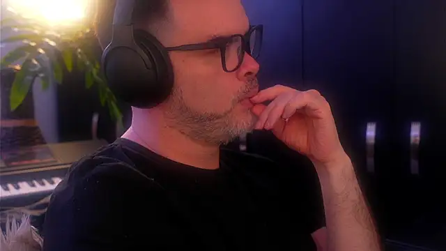 Sanders White online show from September 13, 7:57 pm