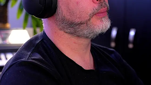 Sanders White online show from September 26, 4:05 am