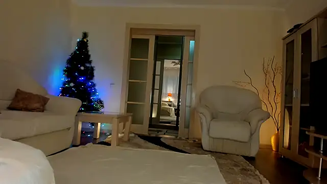 Snapshot of Butterfly-_ chatting on December 29, 3:54 am Butterfly- online show from December 29, 3:54 am